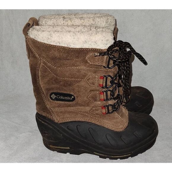 COLUMBIA Kid's Size 2 boot.  NORTH POLAR TOO.  Free red clay. - Picture 3 of 7